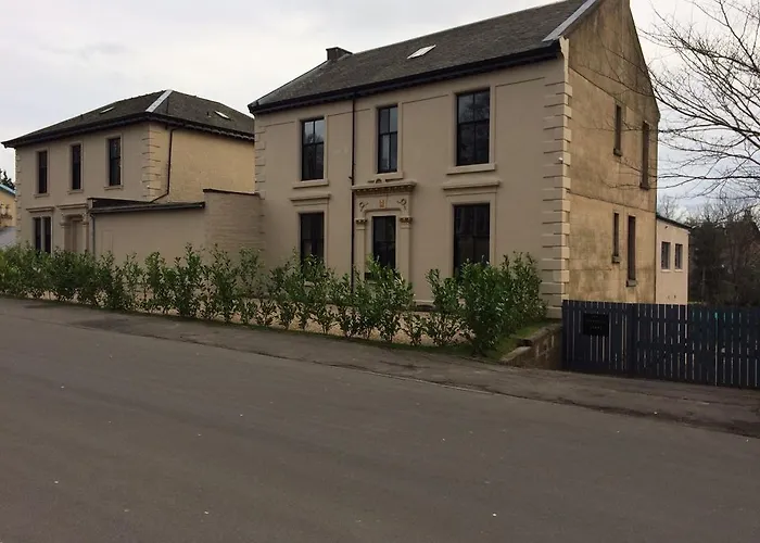 Crosshill House